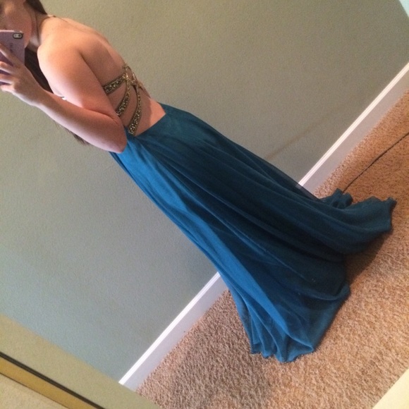 Prom dress! - Picture 4 of 4
